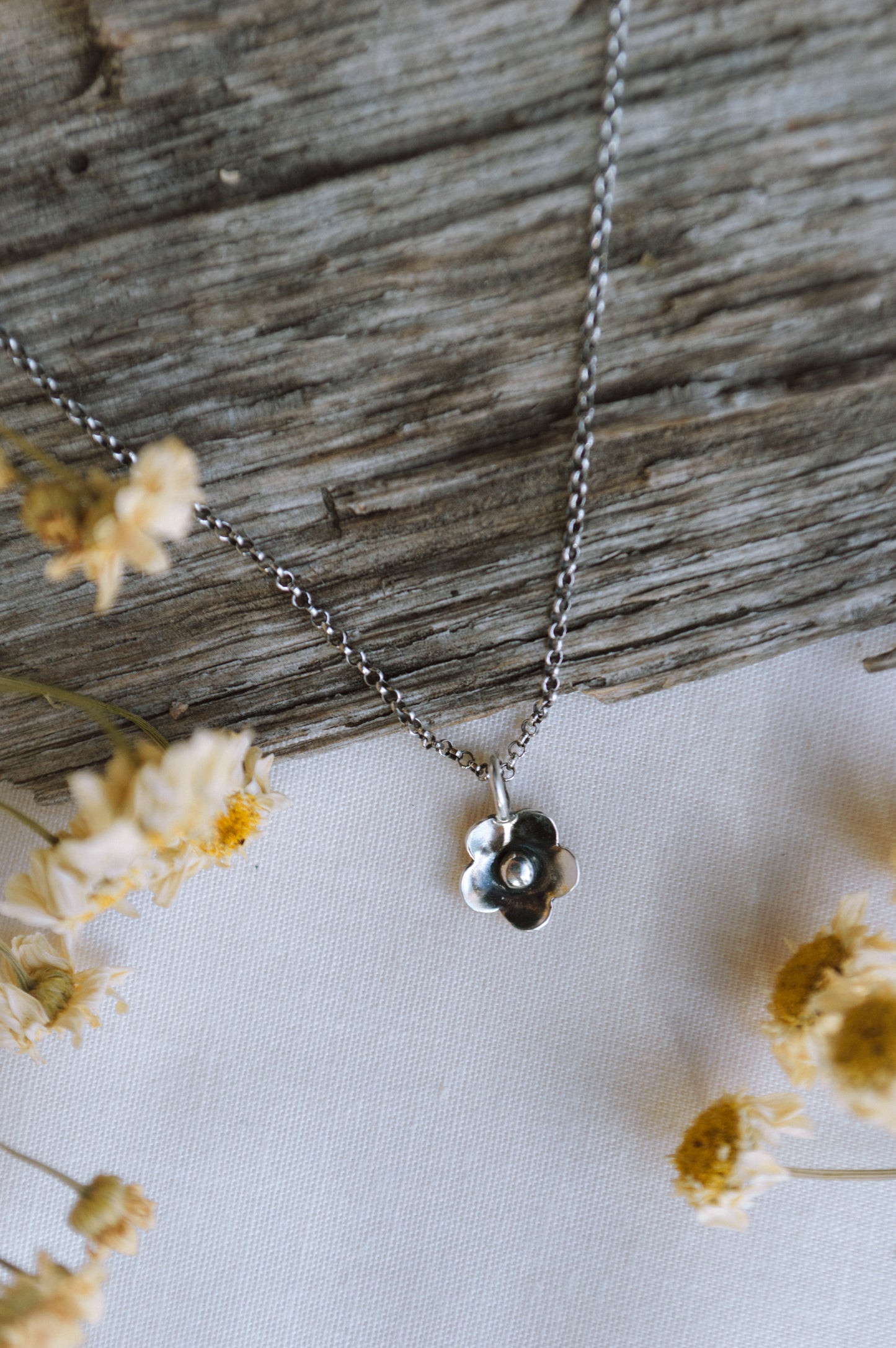 Dainty Flower Necklace