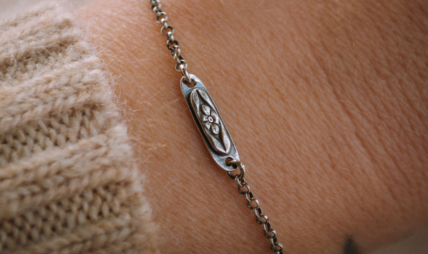 Forgot Me Not Dainty Chain Bracelet
